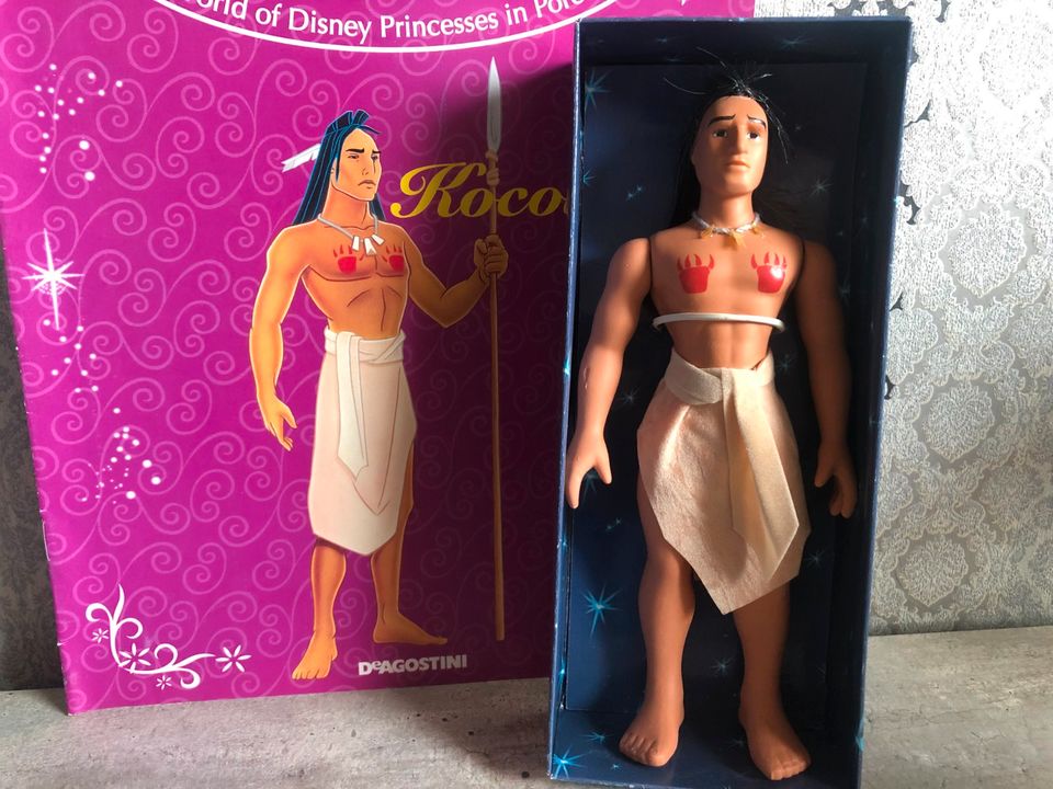 Disney Kocoum aus Pocahontas Porzellan Puppe Figur in Solingen