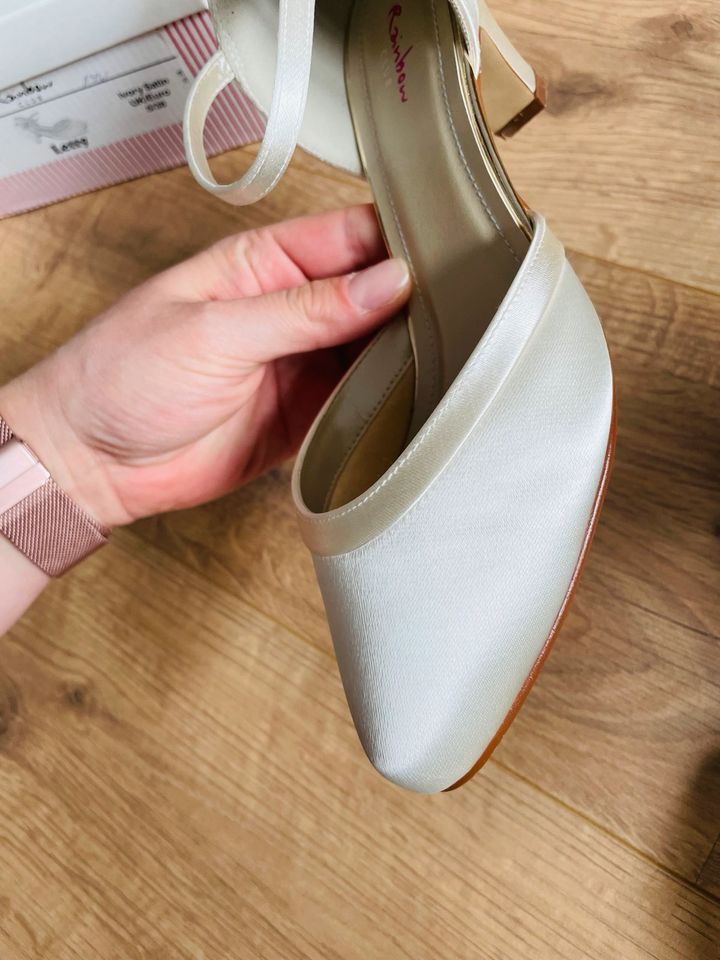 RAINBOW CLUB LETTY Brautschuhe Ivory Satin 5 / 38, Pump, Trichter in Münster