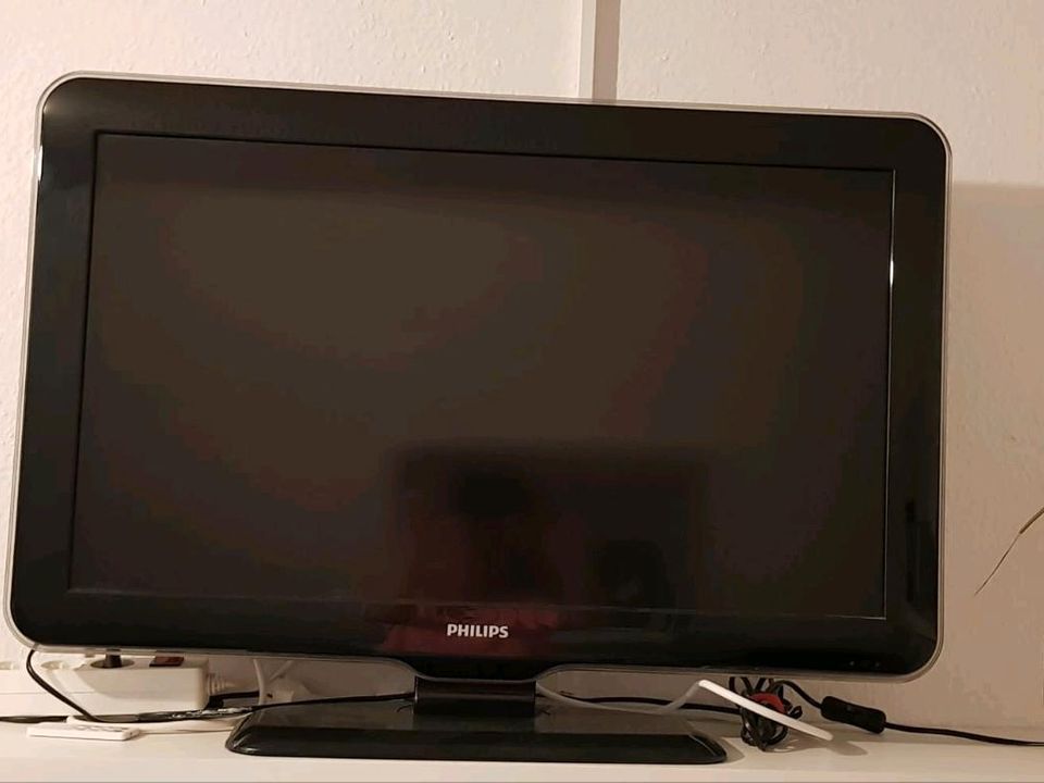 32 Zoll Philips HD Fernseher in Scharbeutz