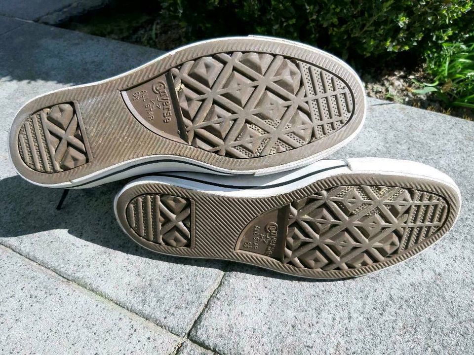 Coole Converse Schuhe in 6 1/2 (40) in Viersen