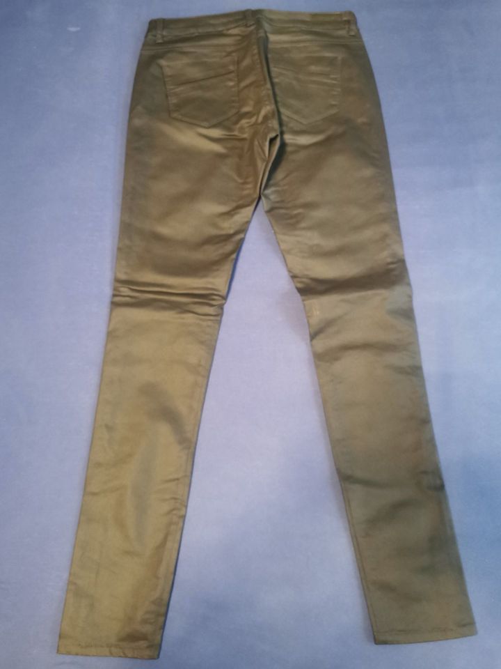 Jeans Forever/Blind Date/Bella Ragazza u.a. Gr. M/L und W32 L30 in Solms