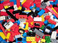 125 LEGO Teile Retro Bausteine Reifen Platten Fenster Bunter Mix Bayern - Kleinaitingen Vorschau
