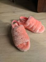 UGG Schuhe gr 37, neu, mit Ersatzsteinchen, Lammfell,inkl Versand Nordrhein-Westfalen - Remscheid Vorschau