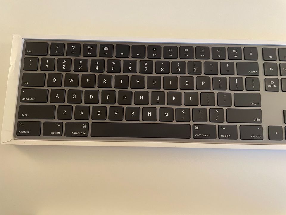 Apple Magic Keyboard 2 space grey gray qwerty Tastatur in Mering