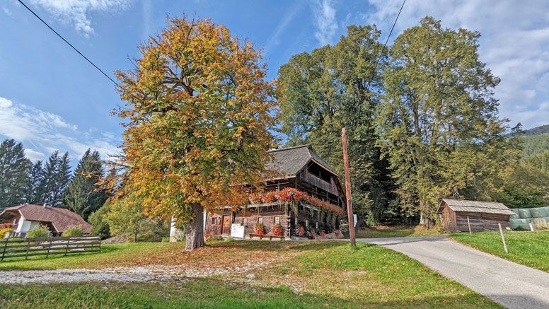 Hütte Österreich: uraltes Ferienhaus nahe Millstätter See bis 8 P in Karlsruhe