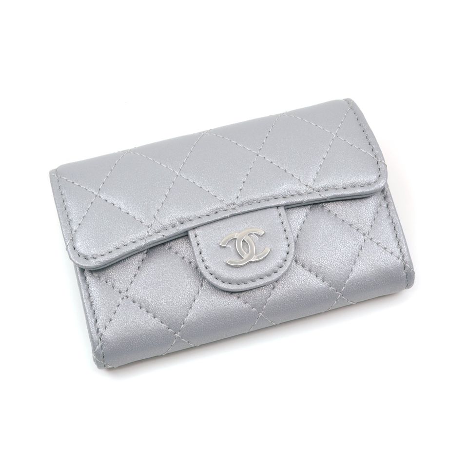 CHANEL Klassisches Kartenetui Cardholder Silber Grau Metallic in Memmingen