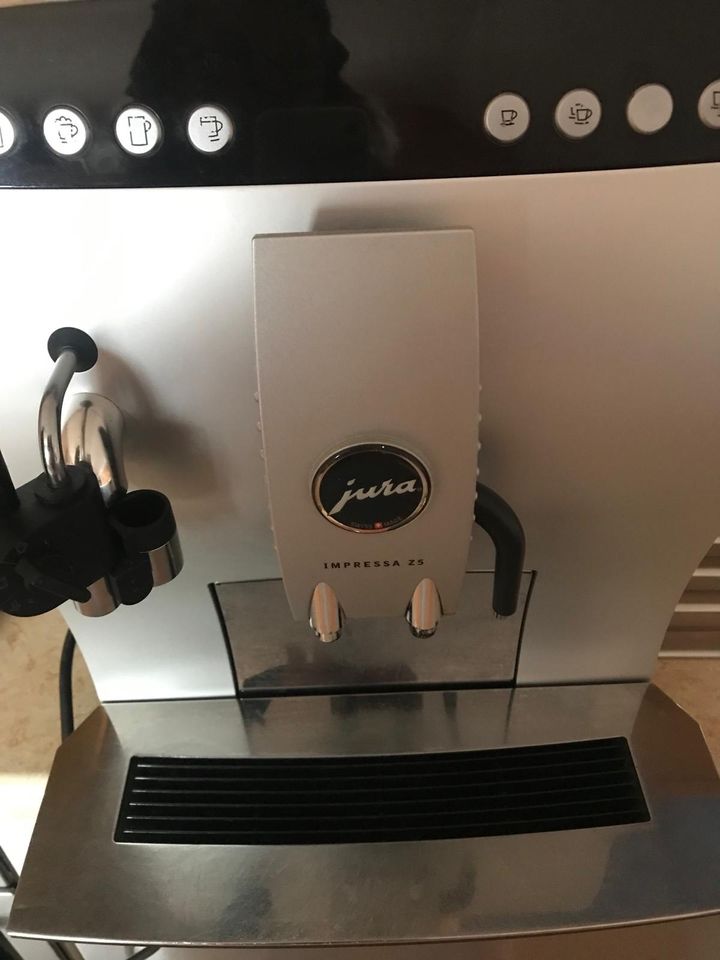 Jura Impressa Z5 Kaffeevollautomat in Postbauer-Heng