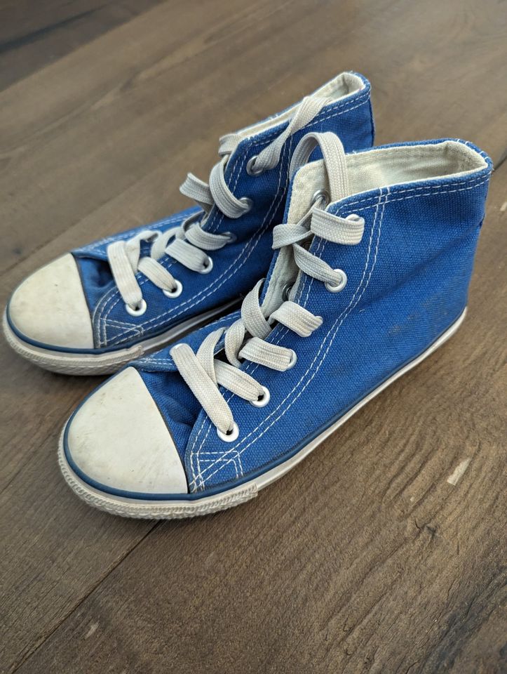 Kaum getragene Converse-Style Sommerschuhe Gr. 32 in München