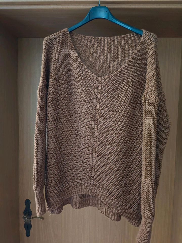 Pullover neu gr. 40/42 zusammen 20 euro ‼️‼️‼️ in Bernburg (Saale)