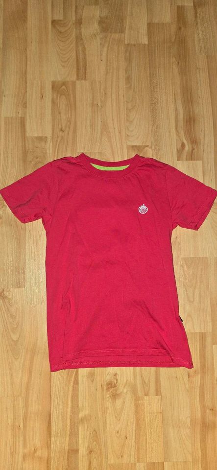 Neuwertig Karls Mädchen T-shirt Größe: 128-134 in Bernburg (Saale)