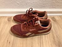 Reebok Classic Sneaker aus Leder in weinrot / Gold Berlin - Tempelhof Vorschau