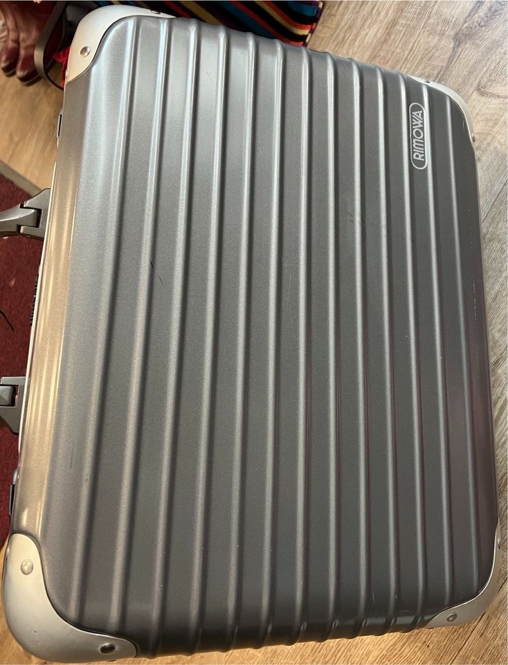 Rimowa Carbon Koffer zum Tragen, Cabin Trolley, Anthrazit / grau in Bochum