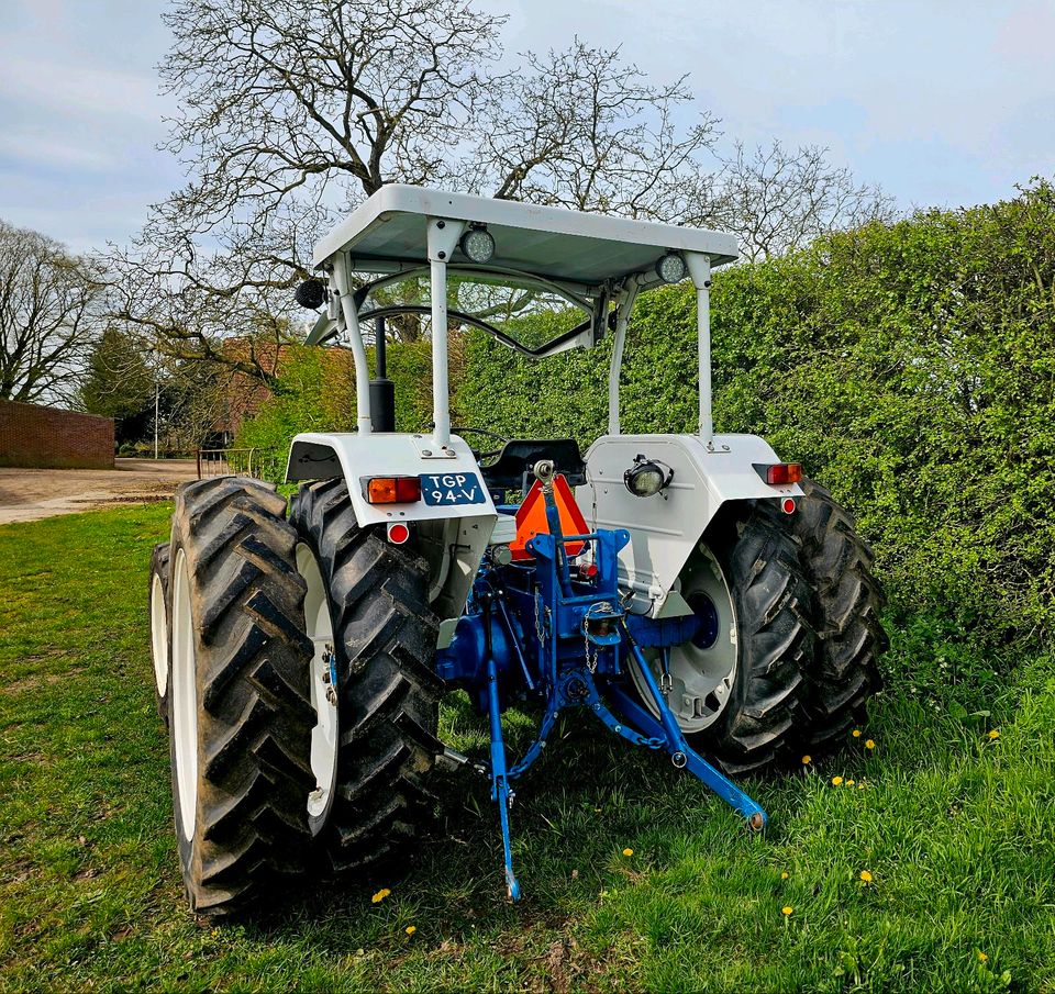 Ford 4000 4WD Allrad Oldtimer Trecker Schlepper in Goch