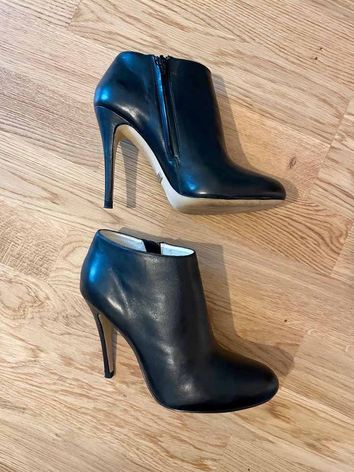 Buffalo Stiefeletten, Ankle Boots Leder schwarz 38 in München