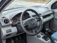 Mazda 2 DY - Lenkrad Armaturenbrett Sitz Sitze Gurte Nordrhein-Westfalen - Lippstadt Vorschau