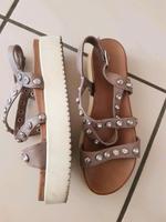 Inuovo echt Leder Plateau Römersandalen nude, Strass,36 Neuw Saarbrücken-Dudweiler - Dudweiler Vorschau
