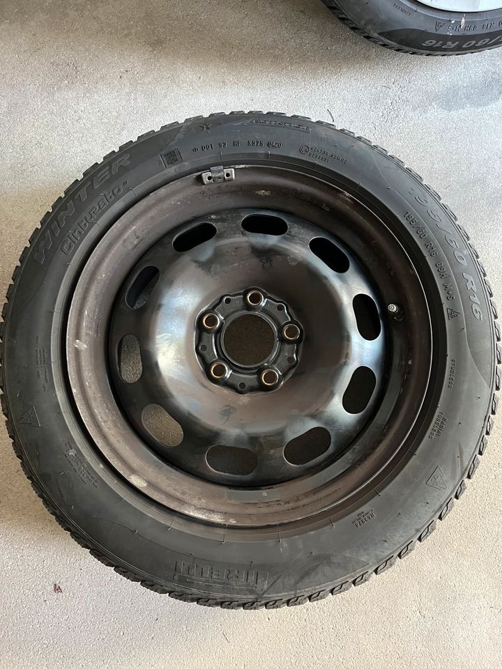 Pirelli Winterreifen 195/60 R16 für BMW 1 in Chemnitz