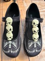Gothic Schuhe/ Schuhe mit Totenkopf Gr 39 Hessen - Hohenahr Vorschau