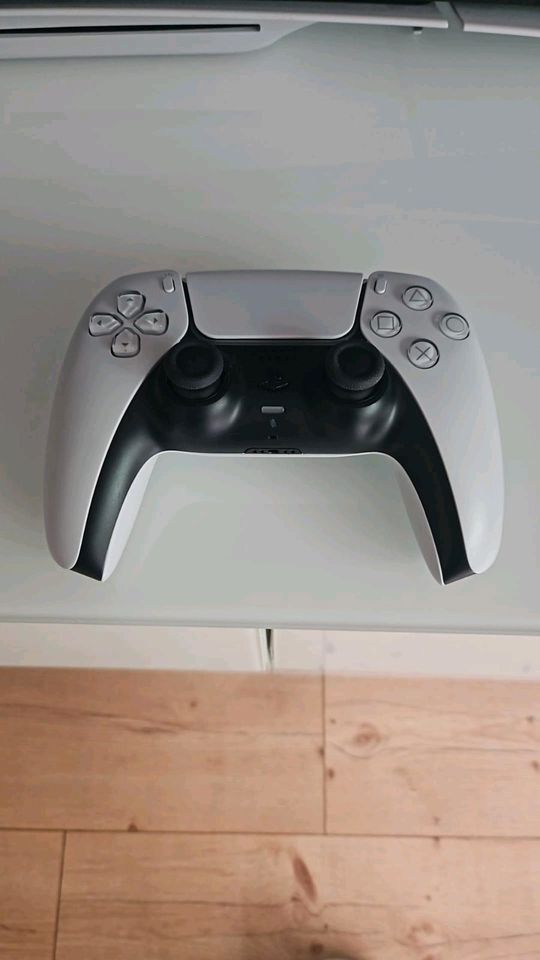 PLAYSTATION 5 SLIM 1 CONTROLLER 1 SONY HEADSET 2 SPIELE in Bochum