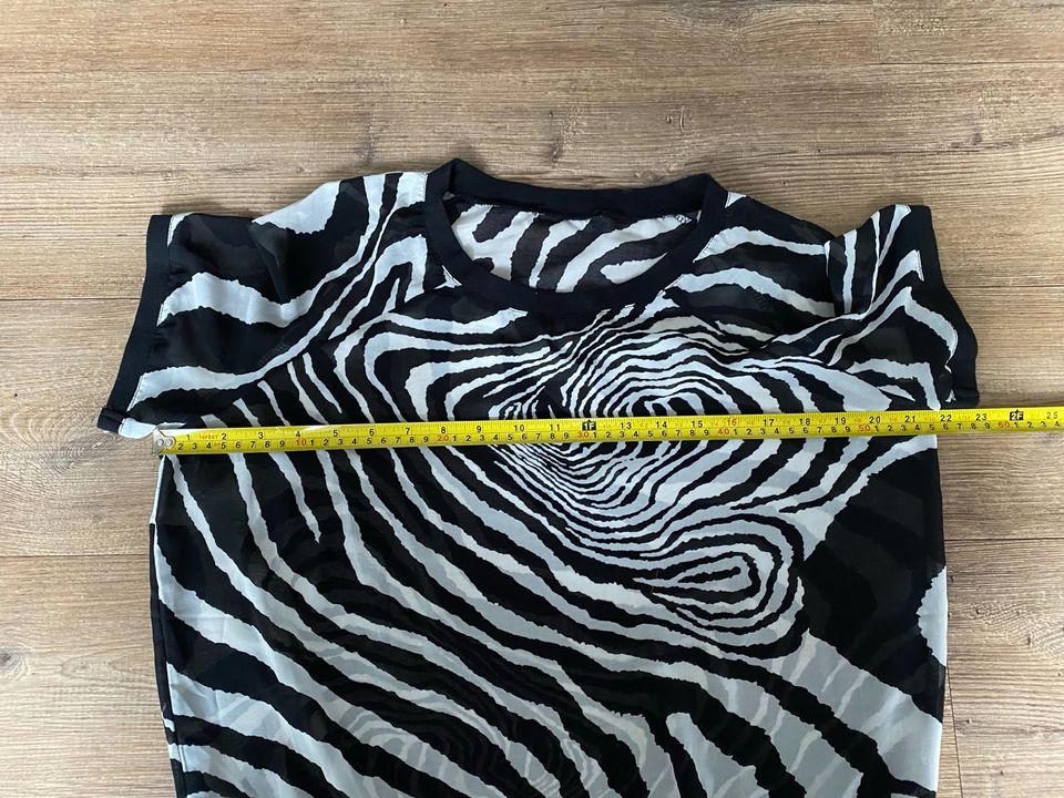 leichtes Shirt Bluse Damen Zebra schwarz weiß Gr. 36 in Gilching