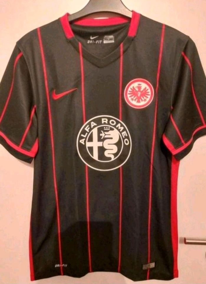 Eintracht Frankfurt Shirt in Hanau