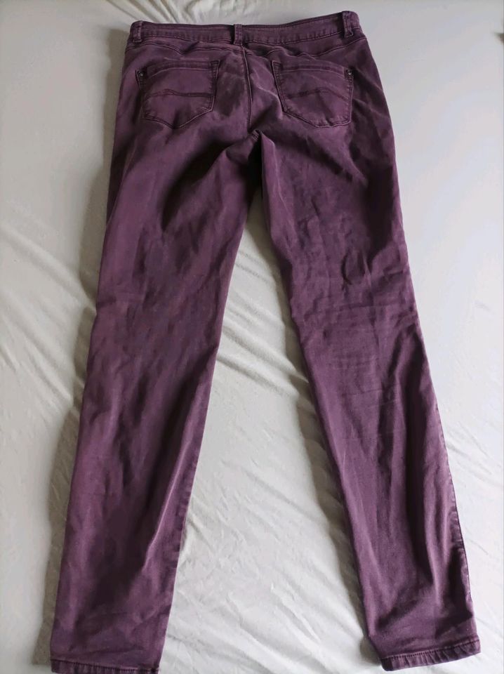 Lila Stretch Jeans Yessica Gr. 40 in Meckenheim