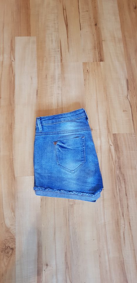 Schöne Jeans Shorts Gr.: L ( 42 ) - Top Zustand in Rheine