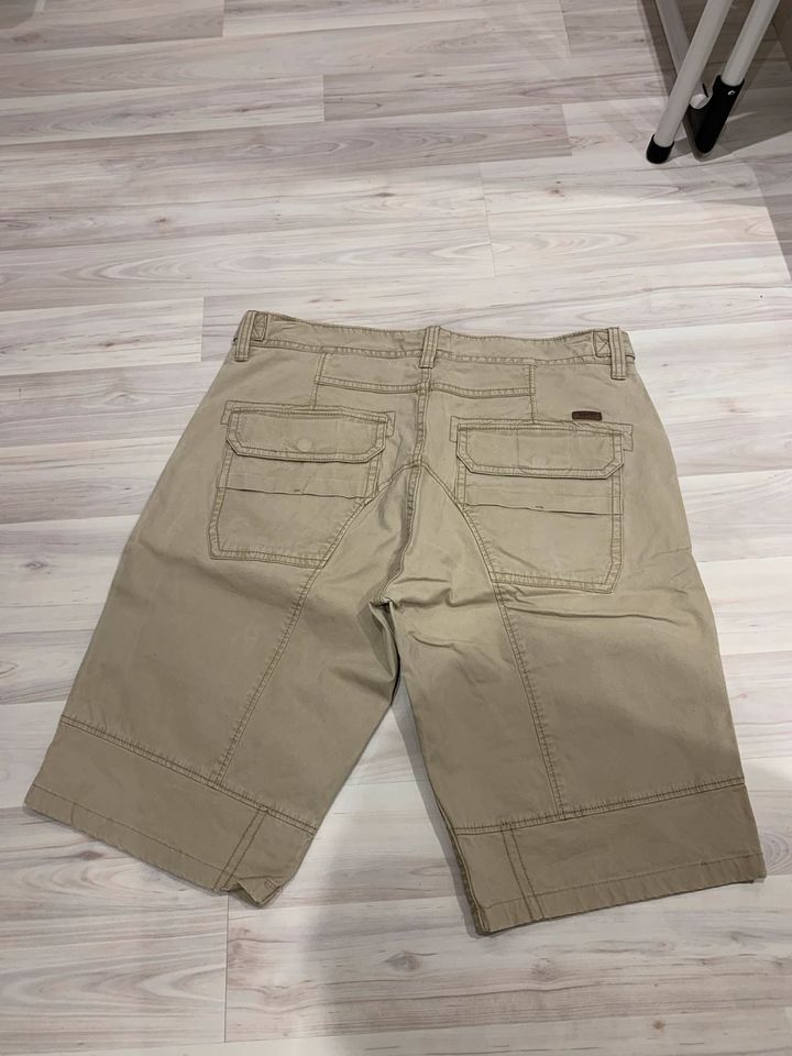 Kurze Hose beige Esprit Größe 34 in Weiherhammer