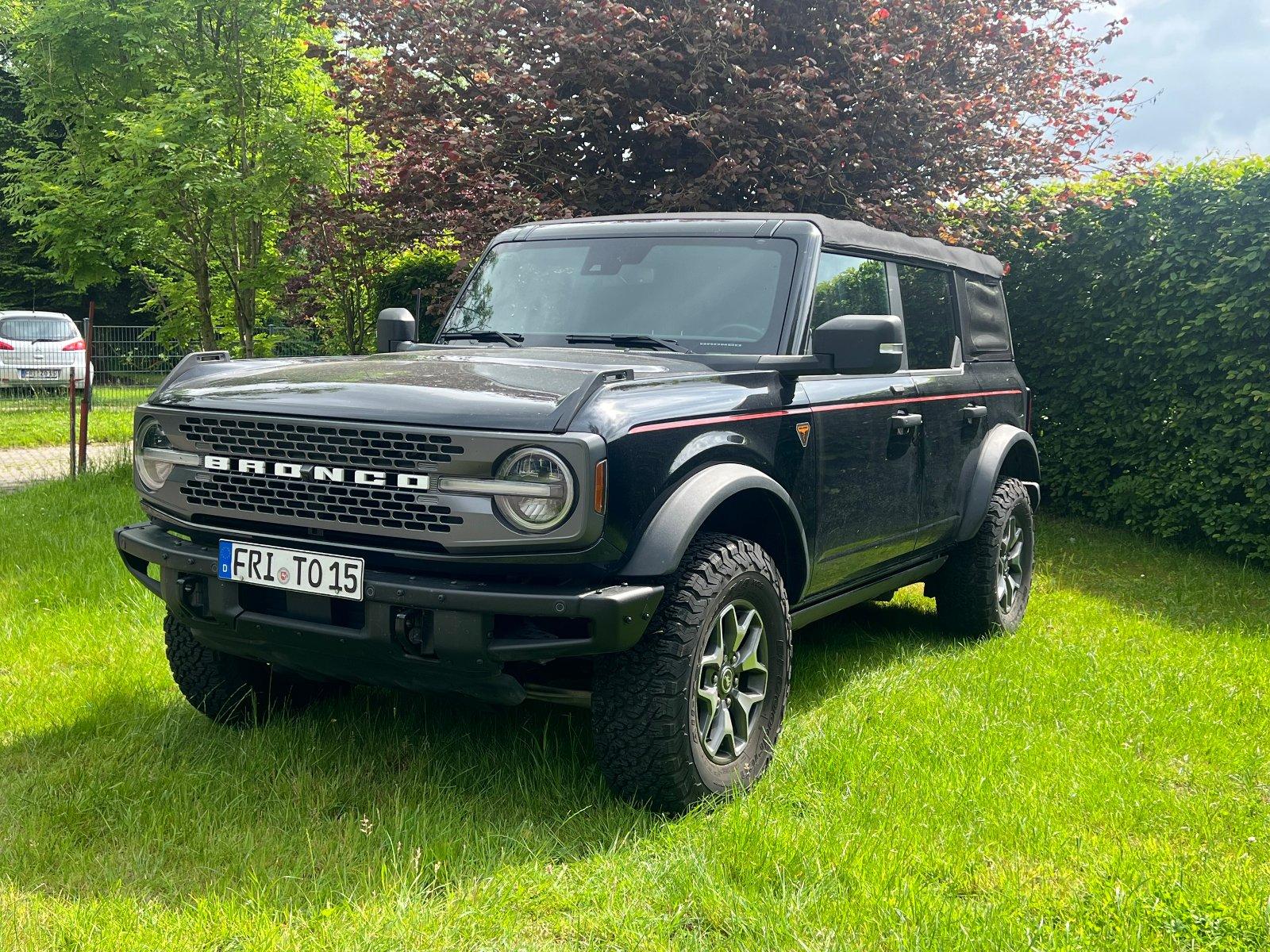 Abbildung des Autos Ford Bronco 2,7 Badlands…