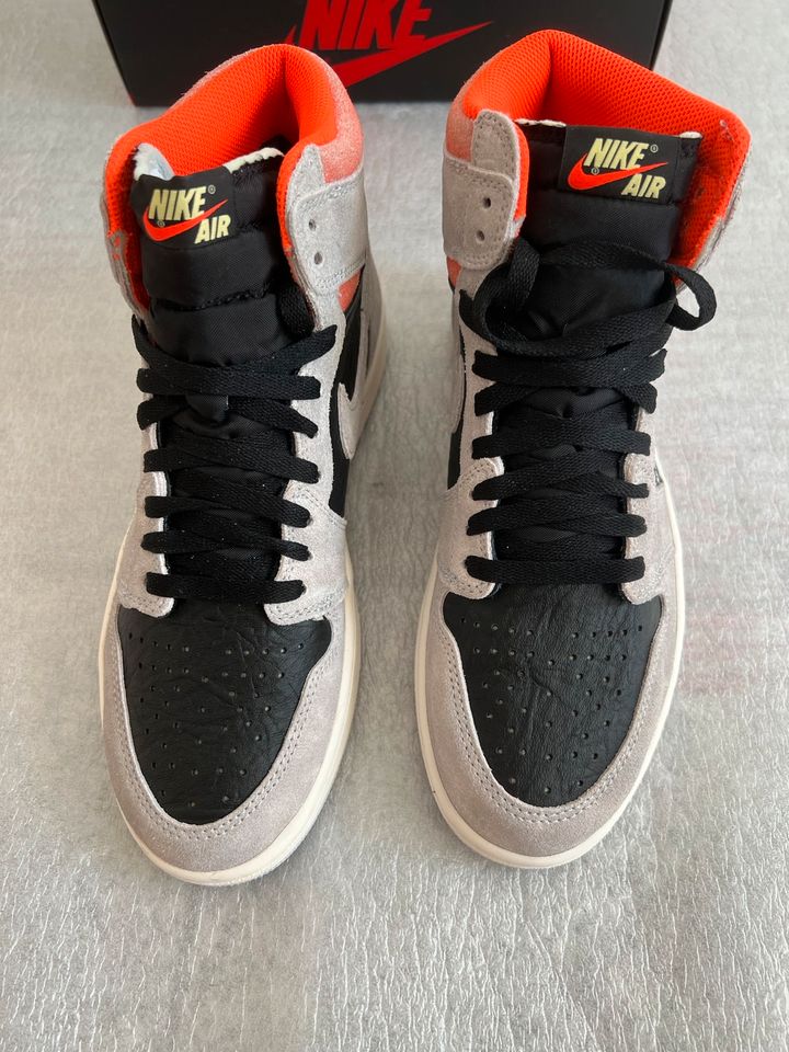 Air Jordan 1 High Neutral Grey Hyper Crimson 42,5 in Eitting