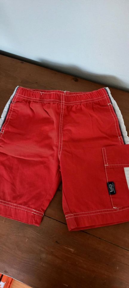 Shorts von H&M Gr 98 in Crossen an der Elster