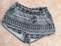 H&M Shorts Gr 34 weiß schwarz Rheinland-Pfalz - Hochspeyer Vorschau