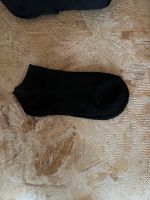 Neue Socken Größe 42-44  Farbe schwarz und weiß  1 € pro Paar Thüringen - Gera Vorschau