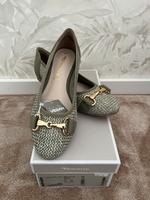 Neu Tamaris Ballerina Gr 39 vegan oliv Brandenburg - Woltersdorf Vorschau