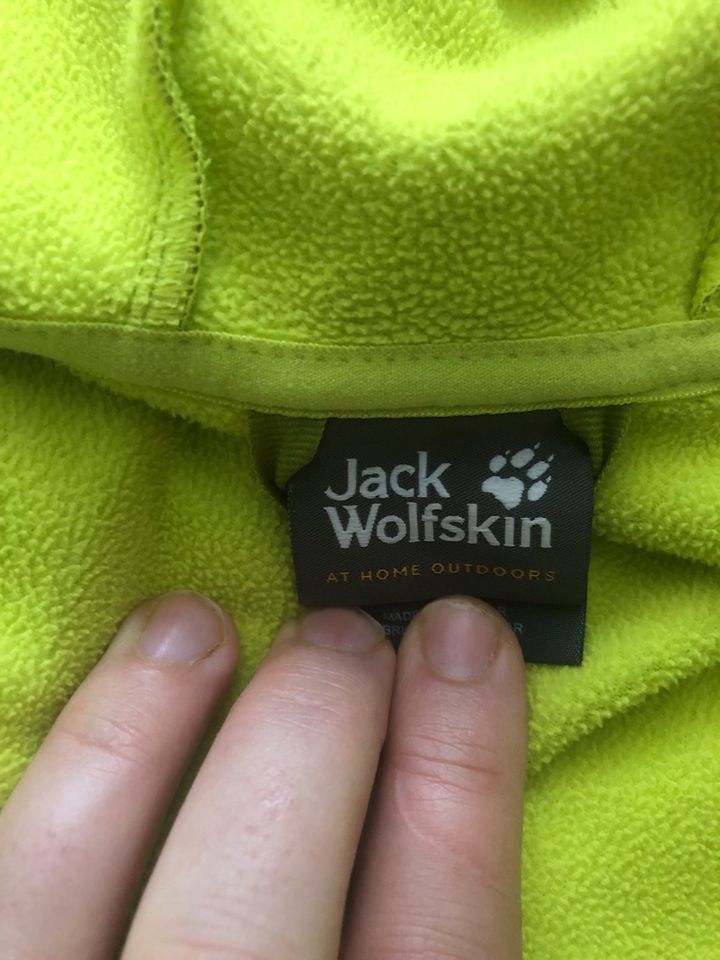 SOFTCELL Jacke Jack Wolfskin Kinder Gr. 128 in Königsbrunn