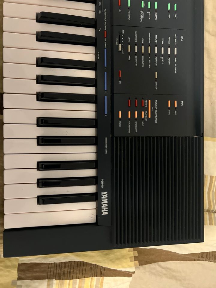 Verkaufe hier ein Yamaha Keyboard in Uchte