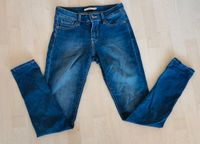 Levi's Jeans 711 Skinny, Größe 26/30 Hessen - Steinbach Vorschau