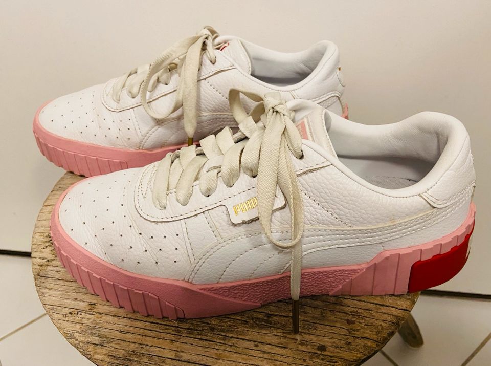 PUMA Cali wei mit rosa Sohle 38 in Hessen Oberursel Taunus