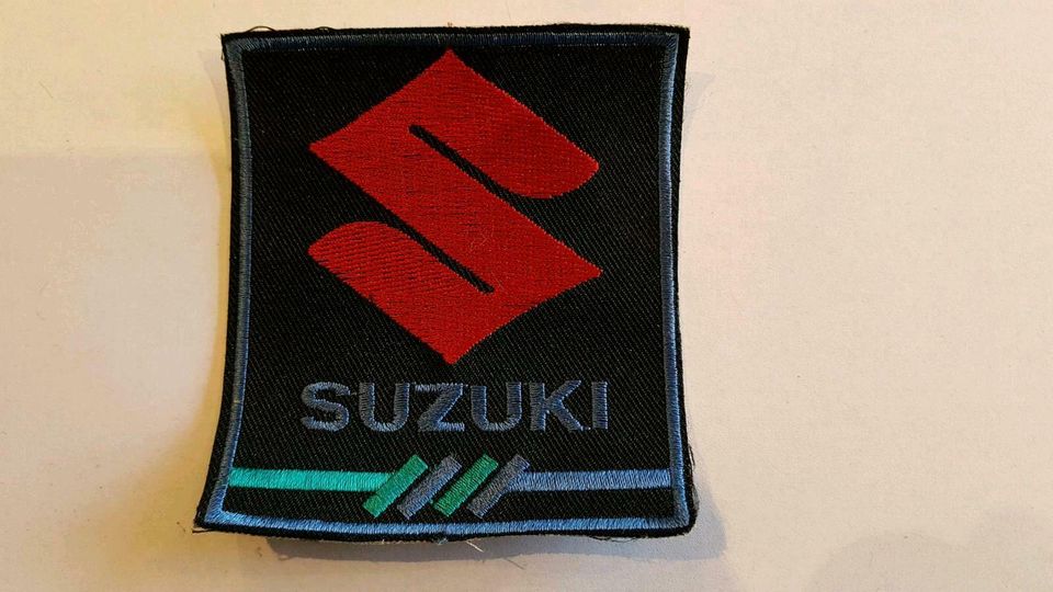 Aufnäher Suzuki Patch Stickmotiv Kabel Sticker in Gillenfeld