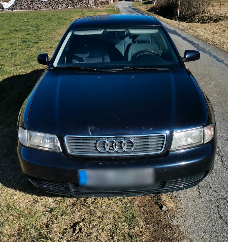 Audi A4 B8 in Eppenschlag