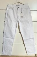 ZARA Jeans weiß Mom fit high Rise Gr. 44 *NEU* Nordrhein-Westfalen - Kerken Vorschau