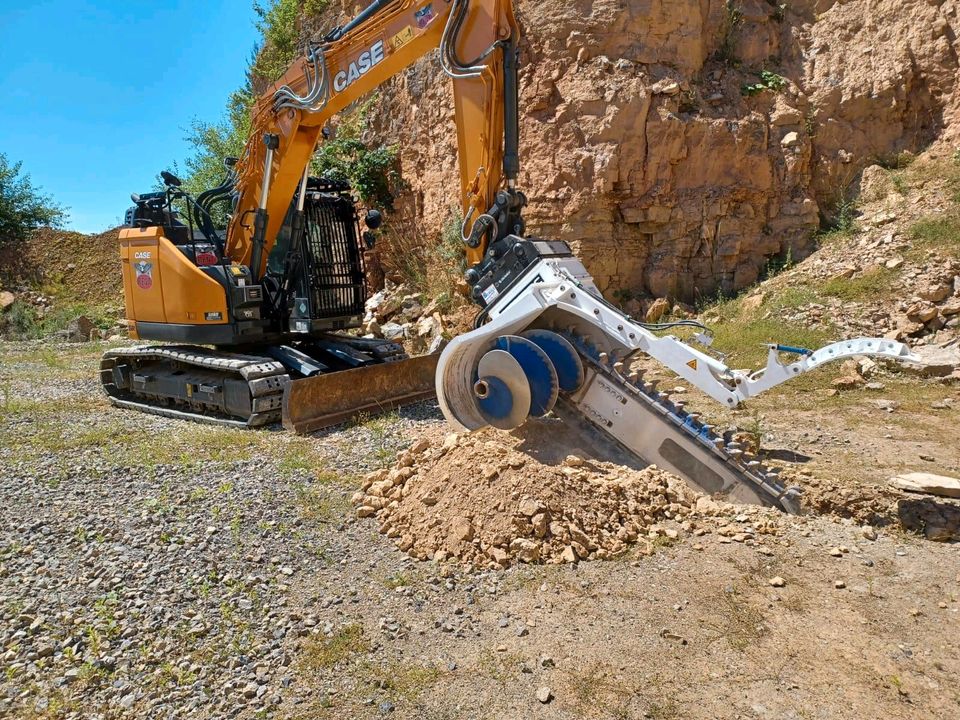 Baumaschinen Vermietung Bagger Radlader Dumper Rüttelplatte Bühne in Tann