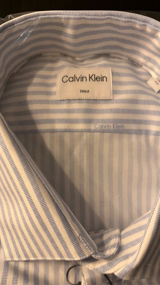 Calvin Klein Hemd blau weiß gestreift Gr. 44 NEU in Porta Westfalica