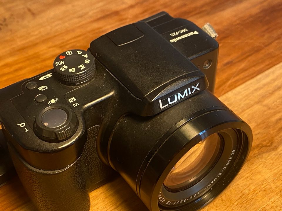 Panasonic Lumix DMC-FZ5 mit Kameratasche - Sehr guter Zustand in Wiesbaden