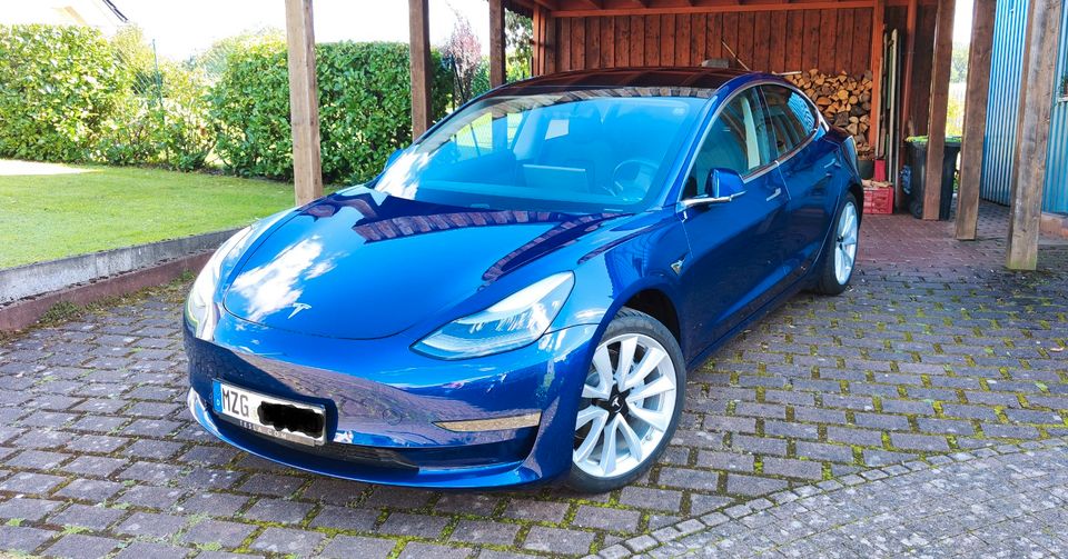 Tesla Model 3 SR+ 2019 Deep Blue Metallic 1. Hand 18.000 km in Wadern