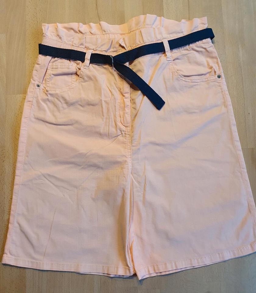 s.Oliver kurze Hose Bermuda aprico/orange Mädchen Gr.176/big in Höchberg