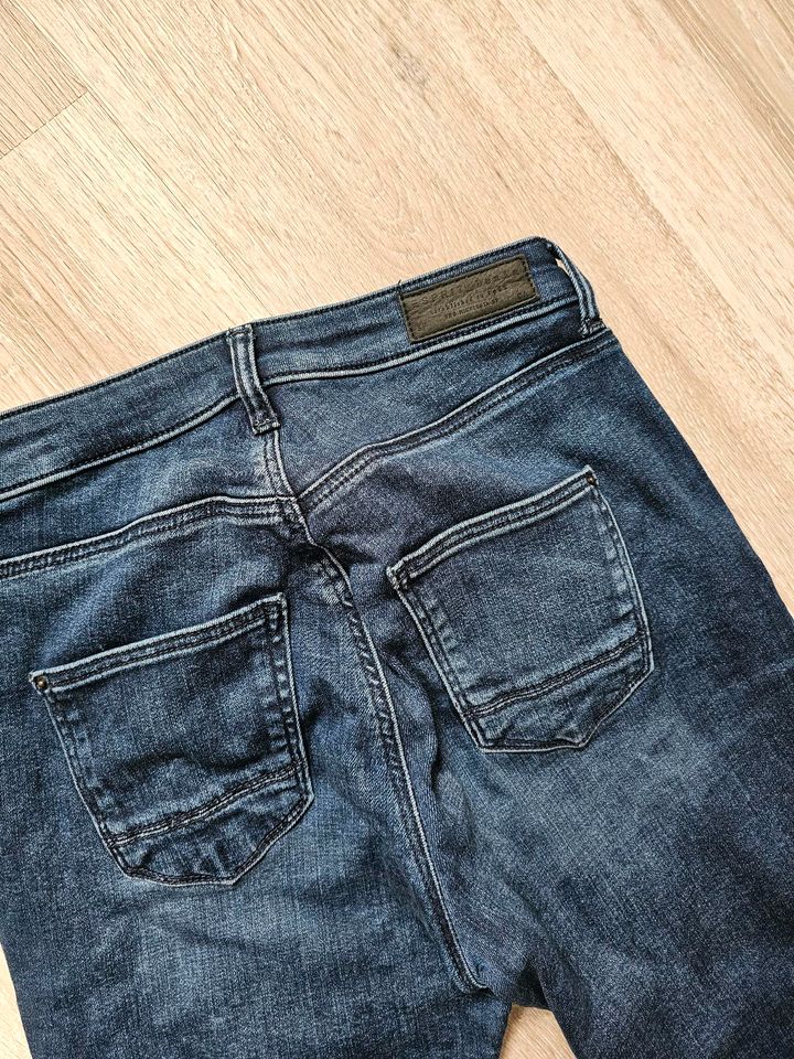 Esprit Jeanshose W27 L30 in Rühen