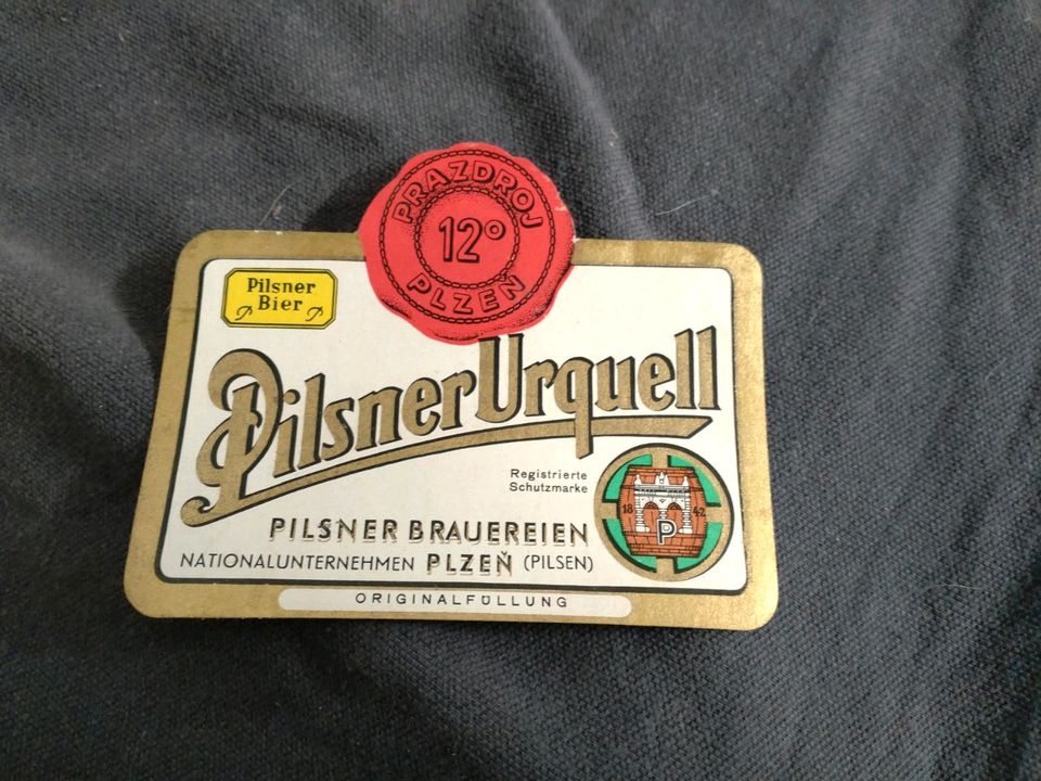 Bierflaschen  Hals Etiketten russisch 50er-Jahre Pilsener Urquell in Eisenach