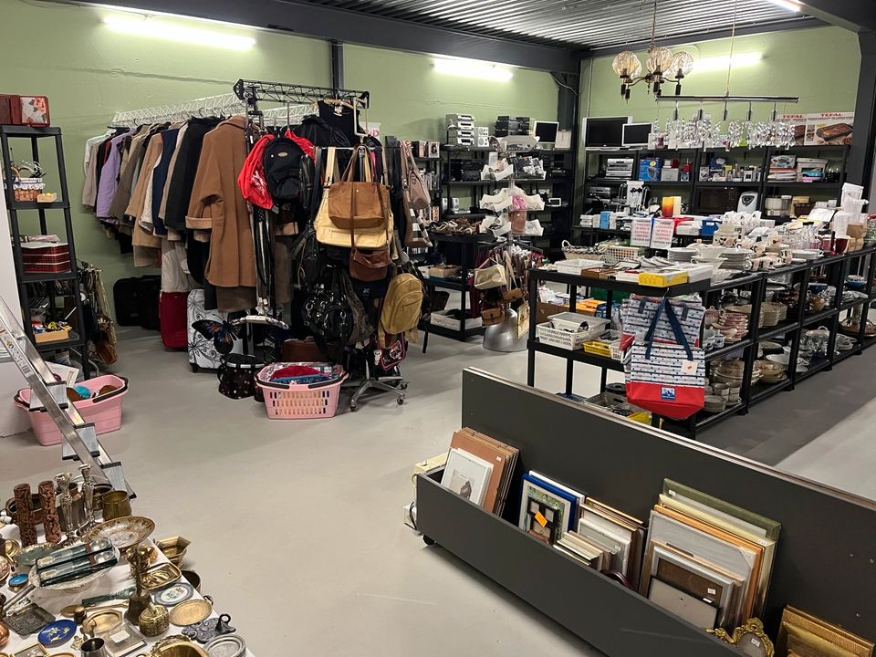 Kleidung Taschen Modeschmuck Schallplatten DVDs Musikcds  Bücher in Hildesheim