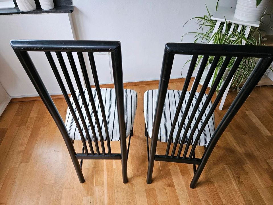 2x Massivholz Esszimmerstühle Küchenstühle Stühle Essstühle in Düsseldorf